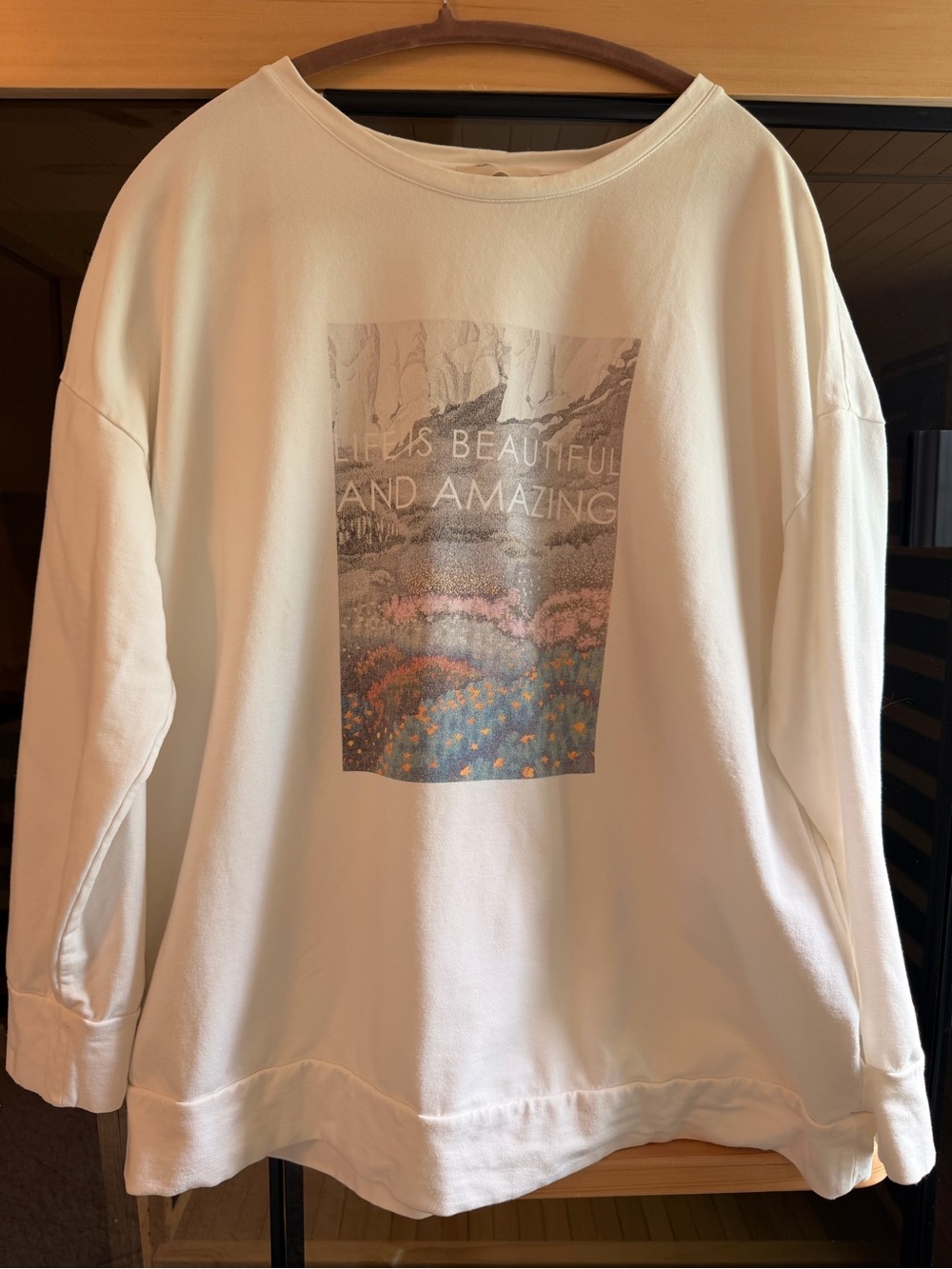Women's Cream Graphic Crewneck Sweatshirt - Relaxed Pullover